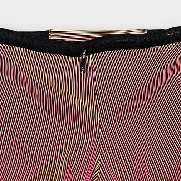 Nike AeroSwift 1/2 Length Running Tights size XL Hyper Pink Black DM4622-016 New - Picture 3 of 11